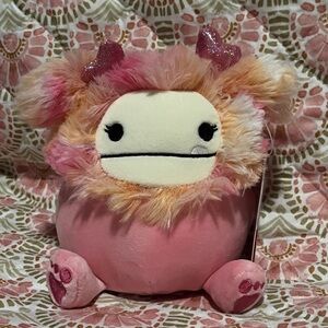 Caparinne Squishmallow - 5” Pink Bigfoot Squishmallow Heart Headband Plush